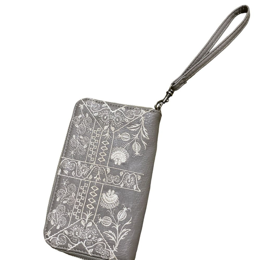 NWOT gray wristlet - holder for credit cards, money, license